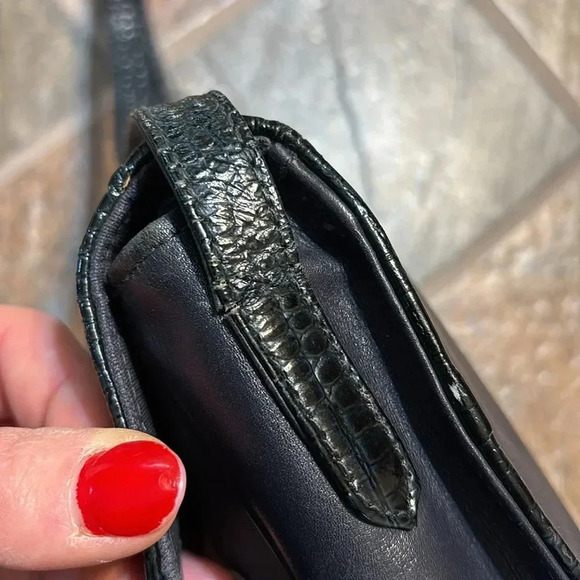 Vintage Fendi Crossbody - GUC - Picture 14 of 14